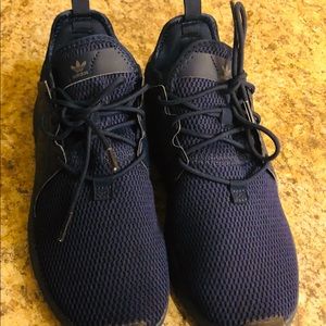 Wear only twice. Almost new! Very clean